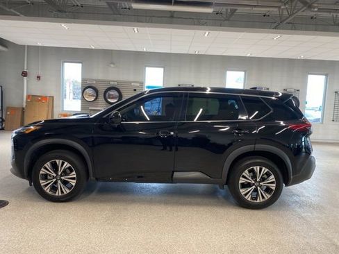 Used 2021 Nissan Rogue SV image 10