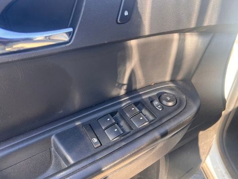 Used 2010 Chevrolet Traverse LT w/ Personal Connectivity Package image 11