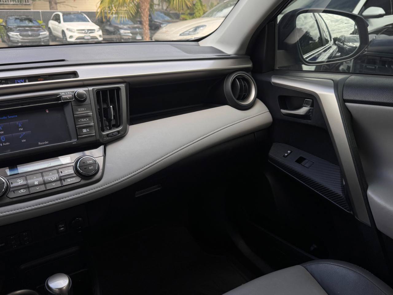 Used 2015 Toyota RAV4 Limited AWD/4WD image 19