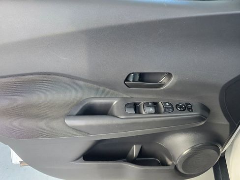 Used 2020 Nissan Kicks S image 18