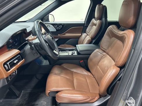 Certified 2023 Lincoln Aviator Reserve w/ Equipment Group 201A image 10