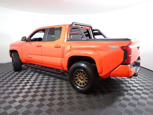 Used 2024 Toyota Tacoma TRD Sport AWD/4WD image 12