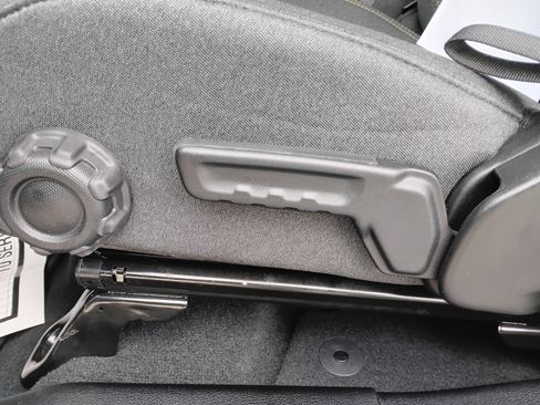 Used 2024 Jeep Wrangler Sport S image 14