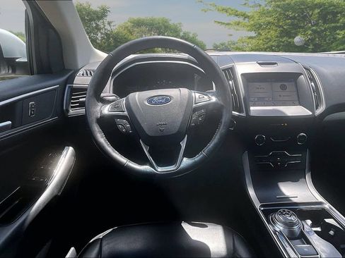 Used 2019 Ford Edge SEL w/ Equipment Group 201A FWD image 5
