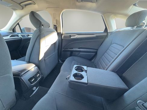 Used 2020 Ford Fusion SE image 24