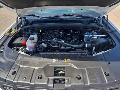 Used 2024 Jeep Grand Cherokee Altitude image 32