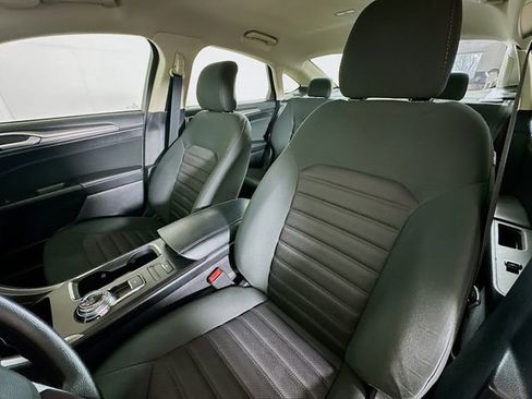 Used 2018 Ford Fusion SE w/ Fusion SE Technology Package image 21