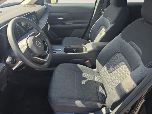 New 2026 Nissan Kicks SV w/ SV Premium Package image 9