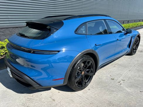 Used 2025 Porsche Taycan 4S image 9