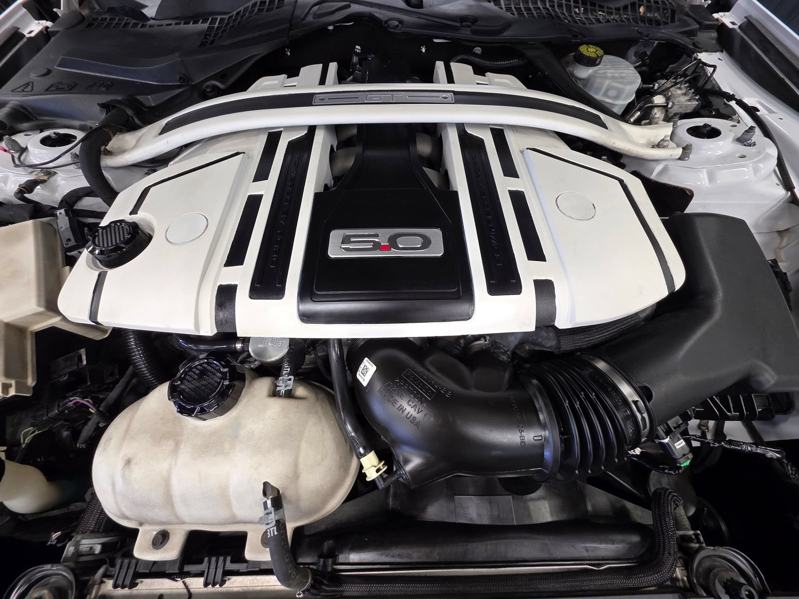 Used 2018 Ford Mustang GT Premium w/ GT Performance Package RWD image 3