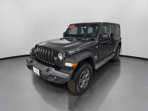 Used 2018 Jeep Wrangler Unlimited Sport S AWD/4WD image 4