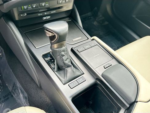 Used 2022 Lexus ES 300h w/ Premium Package FWD image 16