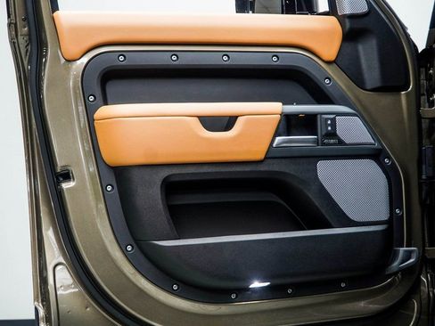 Used 2024 Land Rover Defender 130 X image 37