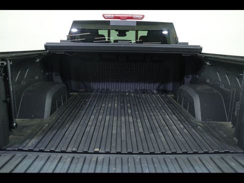Used 2024 GMC Sierra 1500 Denali w/ Technology Package AWD/4WD image 16