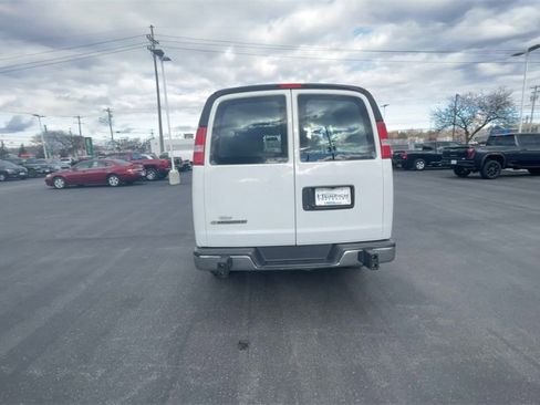 Used 2023 Chevrolet Express 2500 w/ Driver Convenience Package image 7