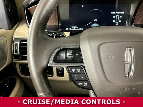 Used 2019 Lincoln Navigator Reserve AWD/4WD image 11