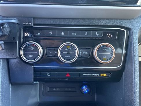 Used 2021 Volkswagen Atlas Cross Sport SEL Premium image 23