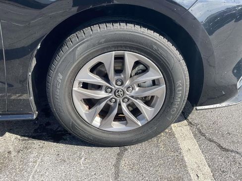 Used 2024 Toyota Sienna XLE image 24