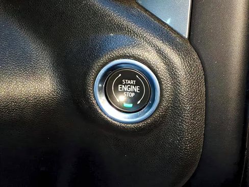 Used 2021 Chevrolet Silverado 1500 LT image 21