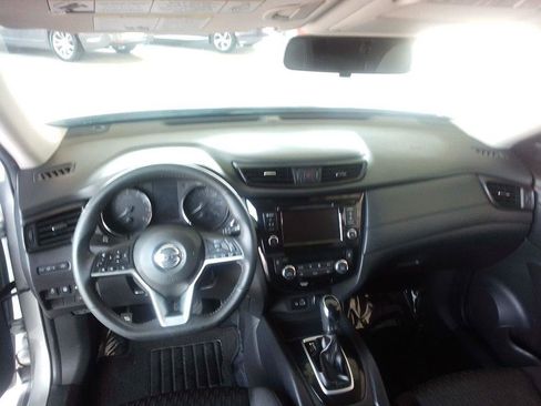 Used 2020 Nissan Rogue SV FWD image 7