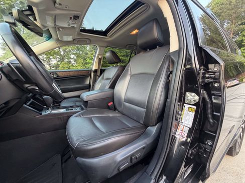 Used 2017 Subaru Outback 3.6R Limited AWD/4WD image 6