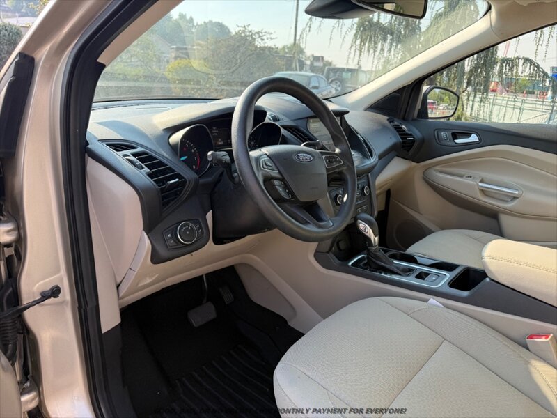 Used 2018 Ford Escape SE w/ Ford Safe & Smart Package AWD/4WD image 9