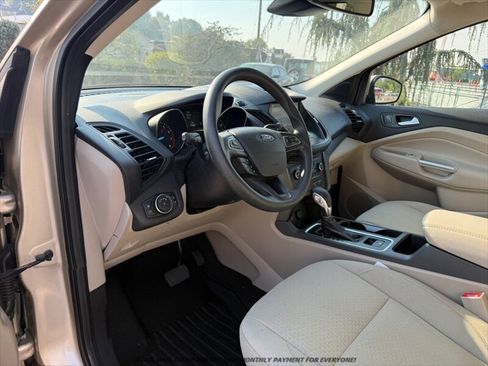 Used 2018 Ford Escape SE w/ Ford Safe & Smart Package AWD/4WD image 9