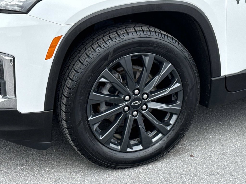 Used 2023 Chevrolet Traverse RS w/ LPO, Floor Liner Package AWD/4WD image 30