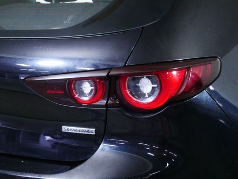 Used 2024 MAZDA MAZDA3 s FWD image 17