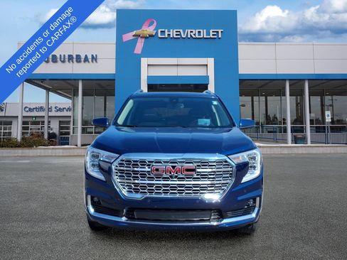 Used 2023 GMC Terrain Denali w/ Denali Premium Package AWD/4WD image 2