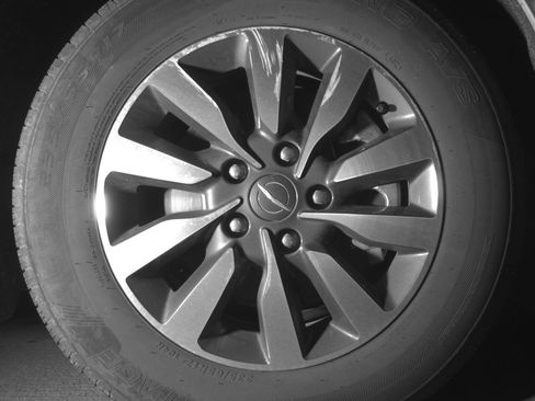 Used 2023 Chrysler Pacifica Touring-L FWD image 13