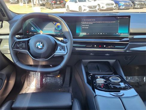 Used 2025 BMW 530i xDrive image 14