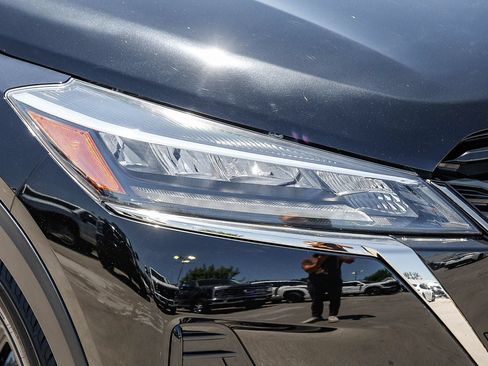 Used 2021 Nissan Kicks SR FWD image 7