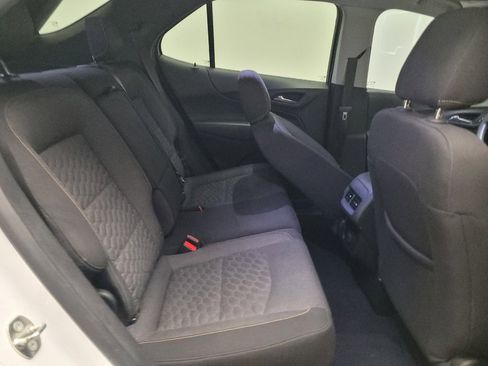 Used 2018 Chevrolet Equinox LT FWD image 19