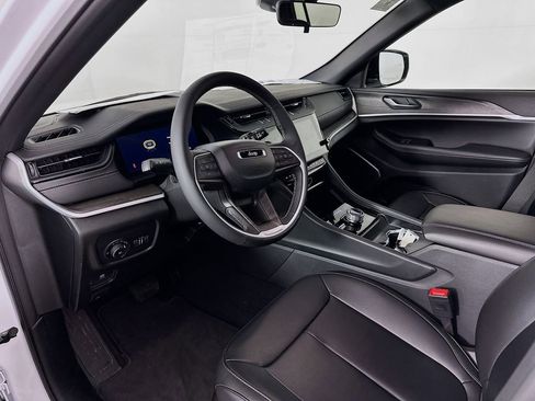 New 2026 Jeep Grand Cherokee Limited AWD/4WD image 13