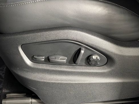 Certified 2025 Porsche Cayenne GTS AWD/4WD image 29