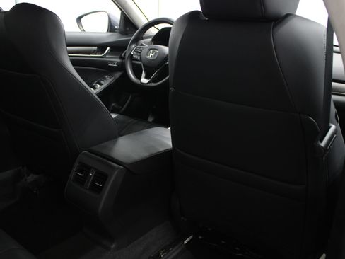 Used 2018 Honda Accord Touring image 22