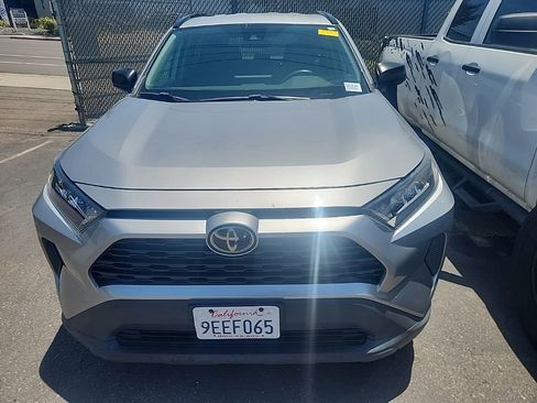Used 2020 Toyota RAV4 LE w/ Carpet Mat Package AWD/4WD image 2