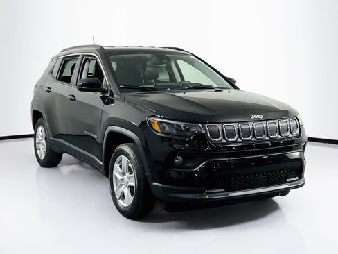 Used 2022 Jeep Compass Latitude AWD/4WD image 3