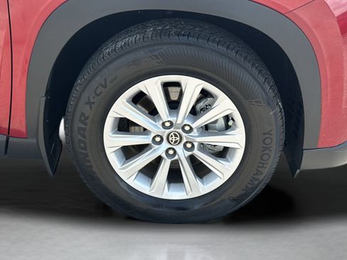 Used 2024 Toyota Grand Highlander XLE FWD image 30