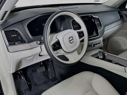 Certified 2025 Volvo XC90 B6 Plus image 9