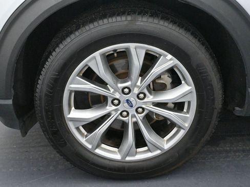 Used 2023 Ford Explorer Limited image 31