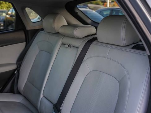 Used 2022 Hyundai Kona Limited image 16