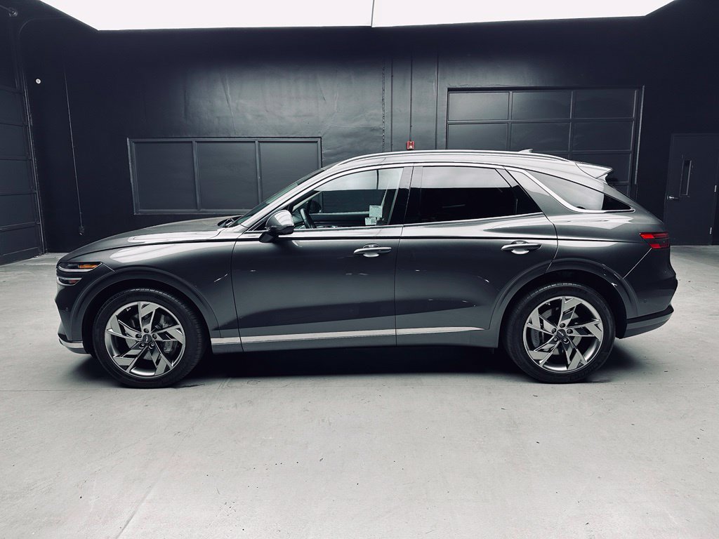 Used 2025 Genesis Electrified GV70 AWD/4WD image 4