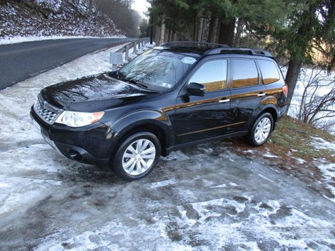 Used 2011 Subaru Forester 2.5X Premium image 1