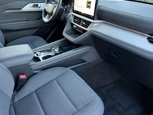 New 2026 Ford Explorer Active image 14