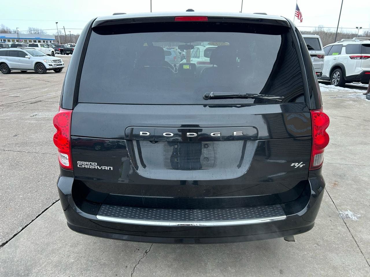 Used 2013 Dodge Grand Caravan R/T w/ Driver Convenience Group FWD image 6