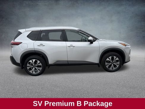 Used 2023 Nissan Rogue SV w/ SV Premium Package image 7
