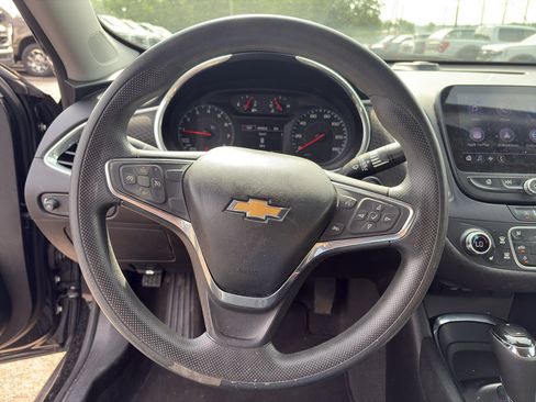 Used 2020 Chevrolet Malibu LT FWD image 6