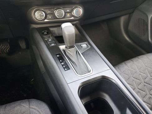 Certified 2025 Nissan Kicks SV image 18